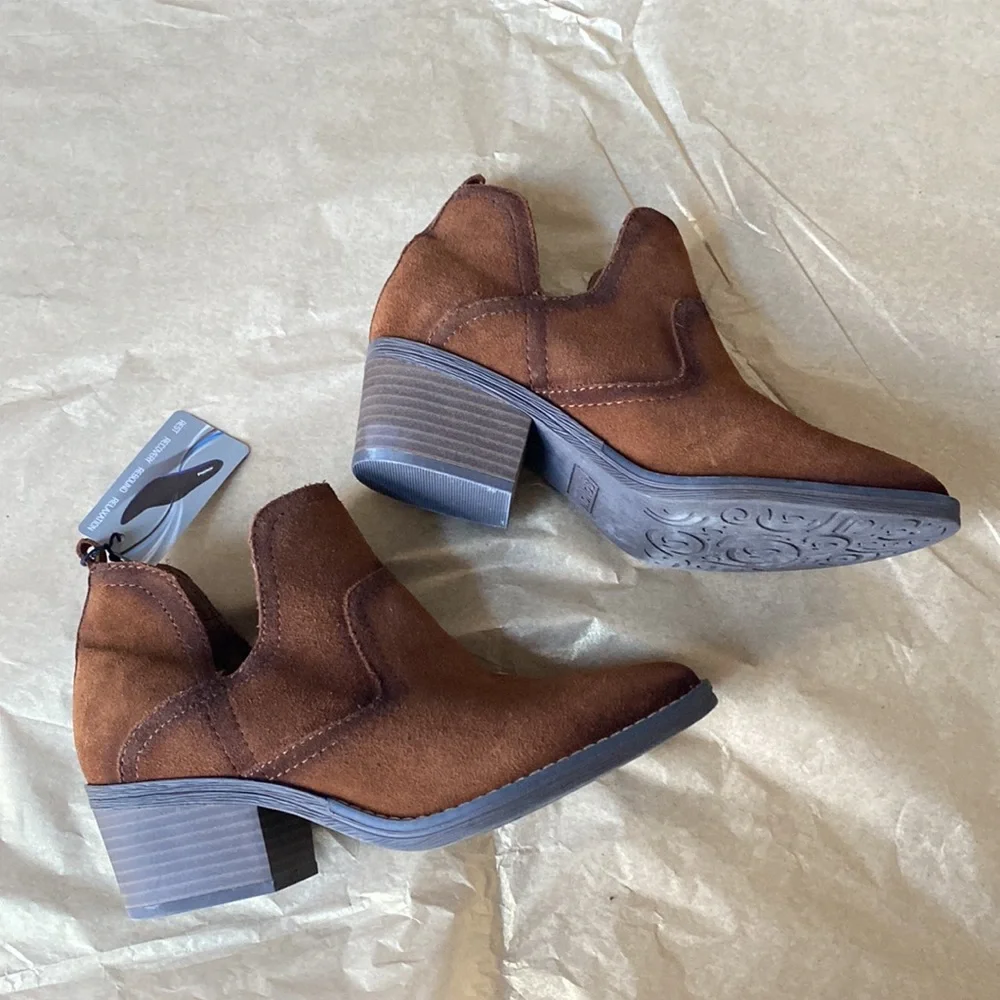05:08 Sonoma Leather Ankle Boots