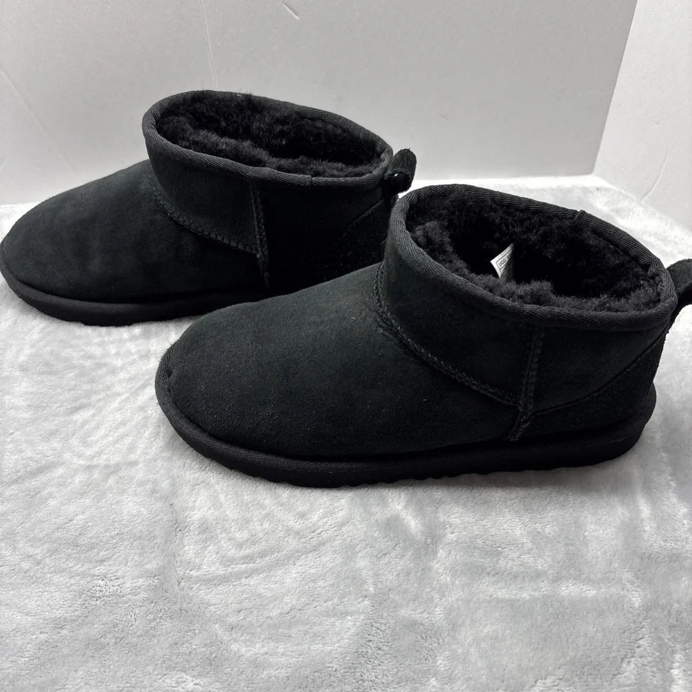 UGG classic mini