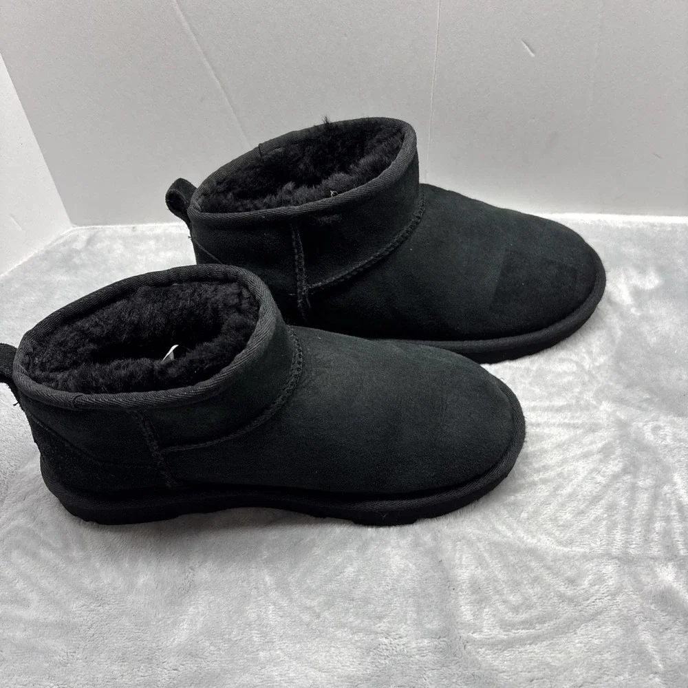 UGG classic mini