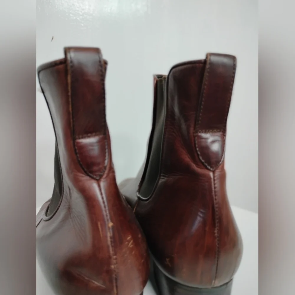 Lorenzo Banfi italian please wear