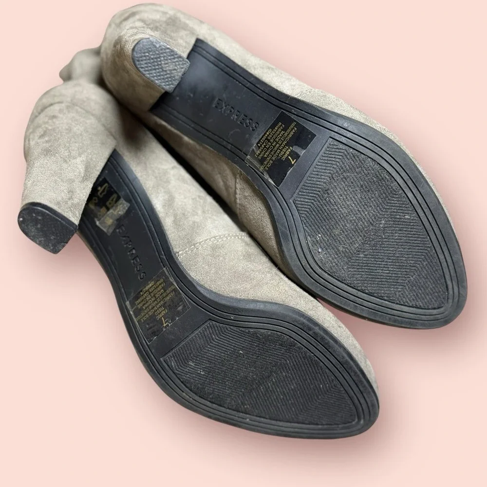 Express chic sophisticated