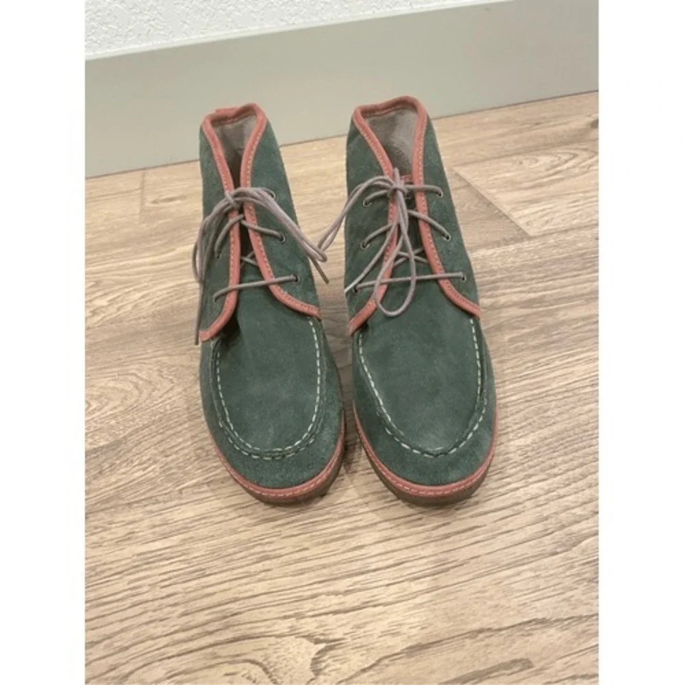 OluKai waliwedge suede
