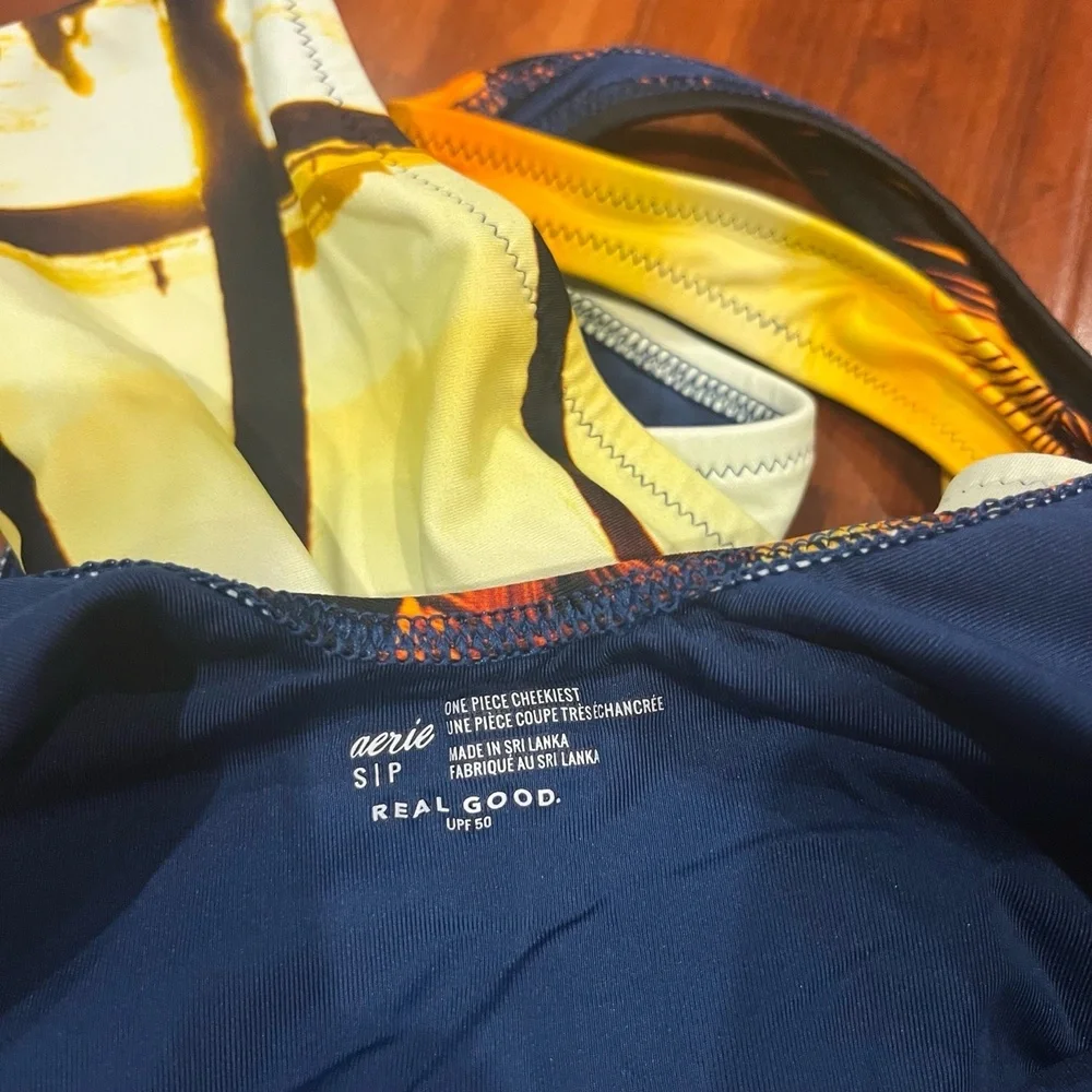 New NWT Aerie Swimsuit One-Piece Cheekiest Sunset Palm Tropical Yellow Sz Small‎