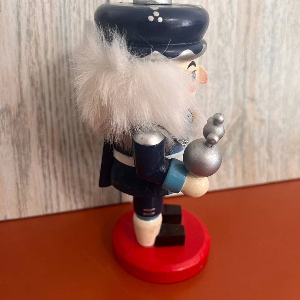 N/A uniform business mantle