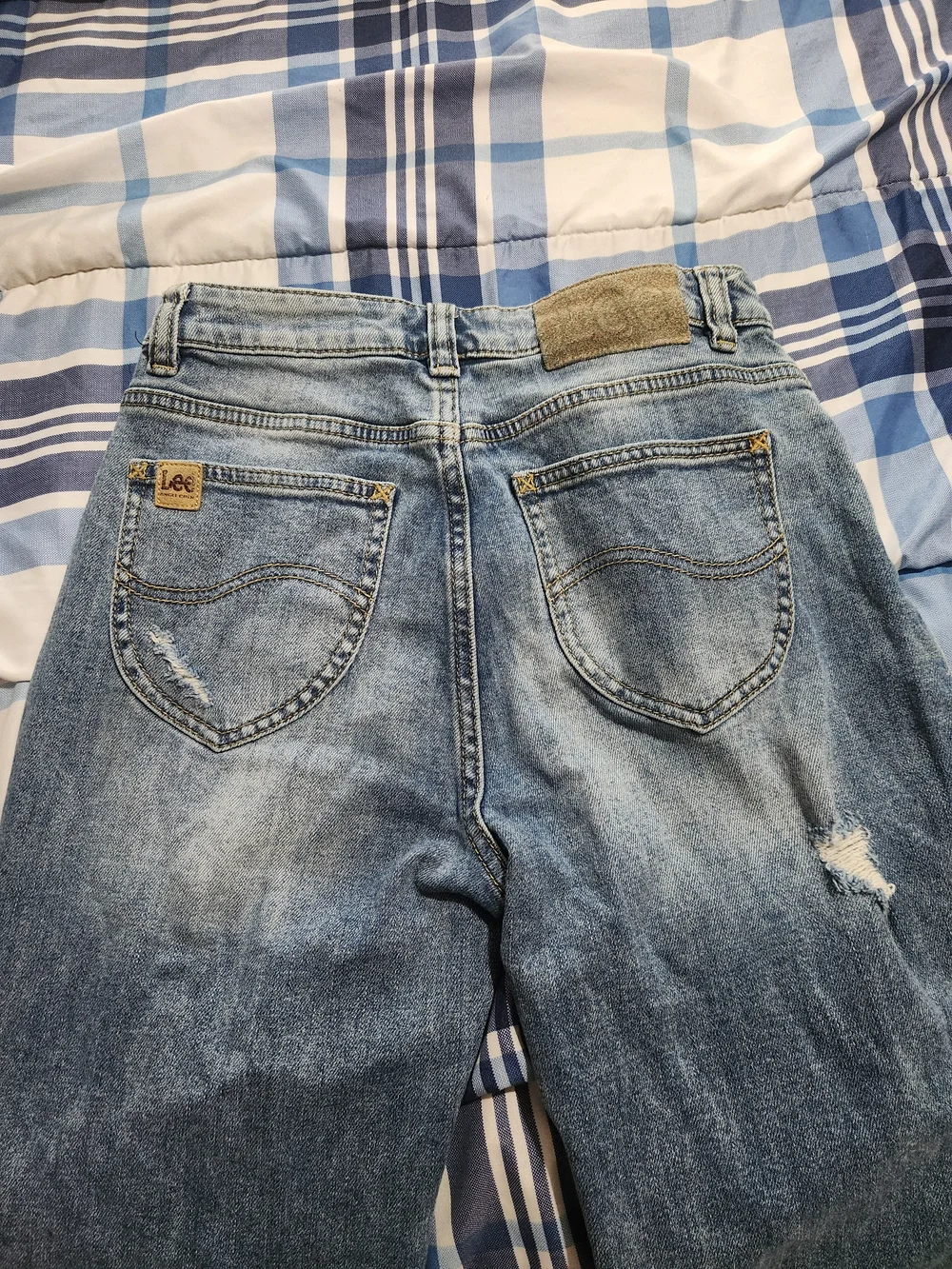Lee light blue