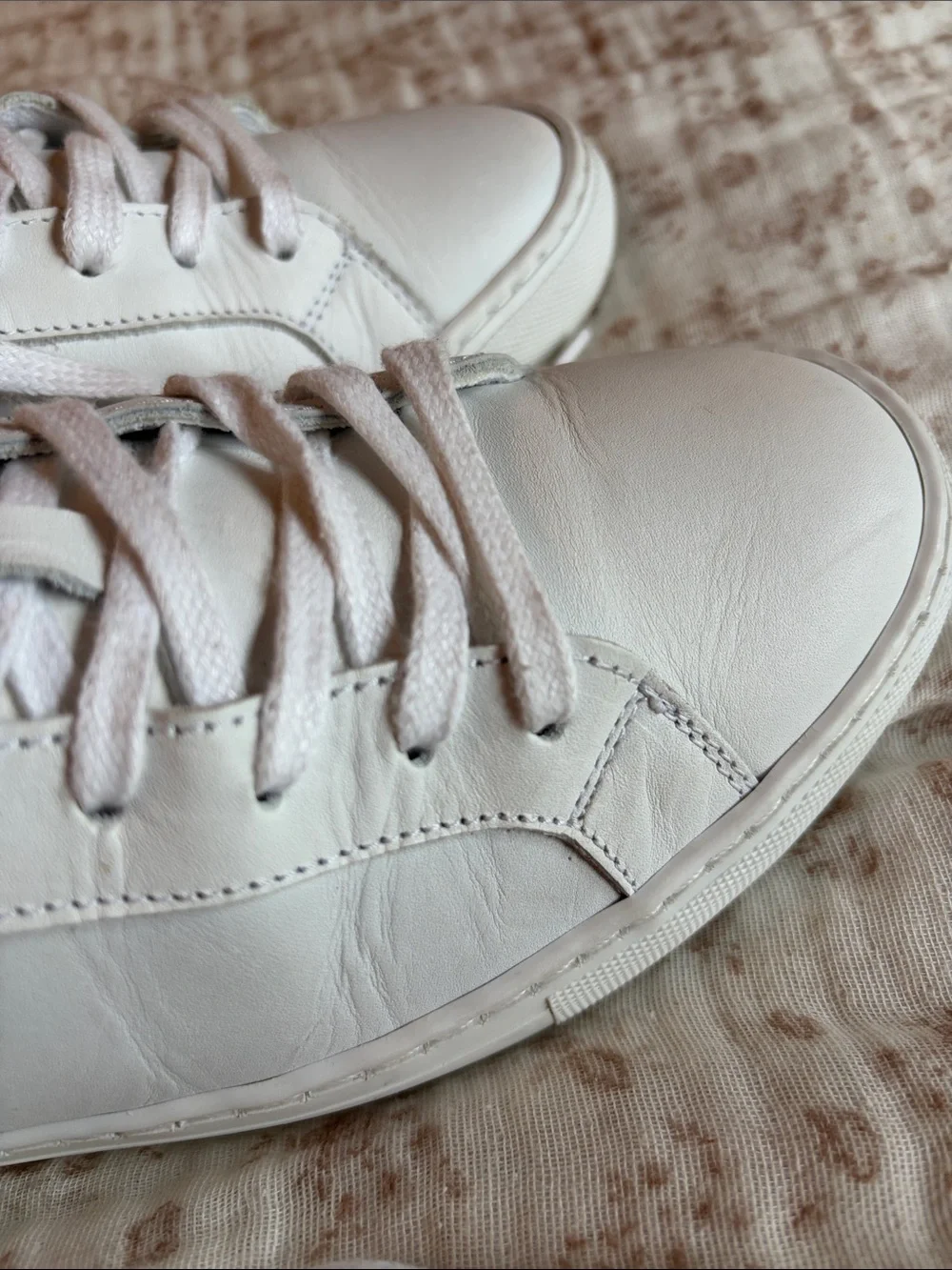 Avellini classic white