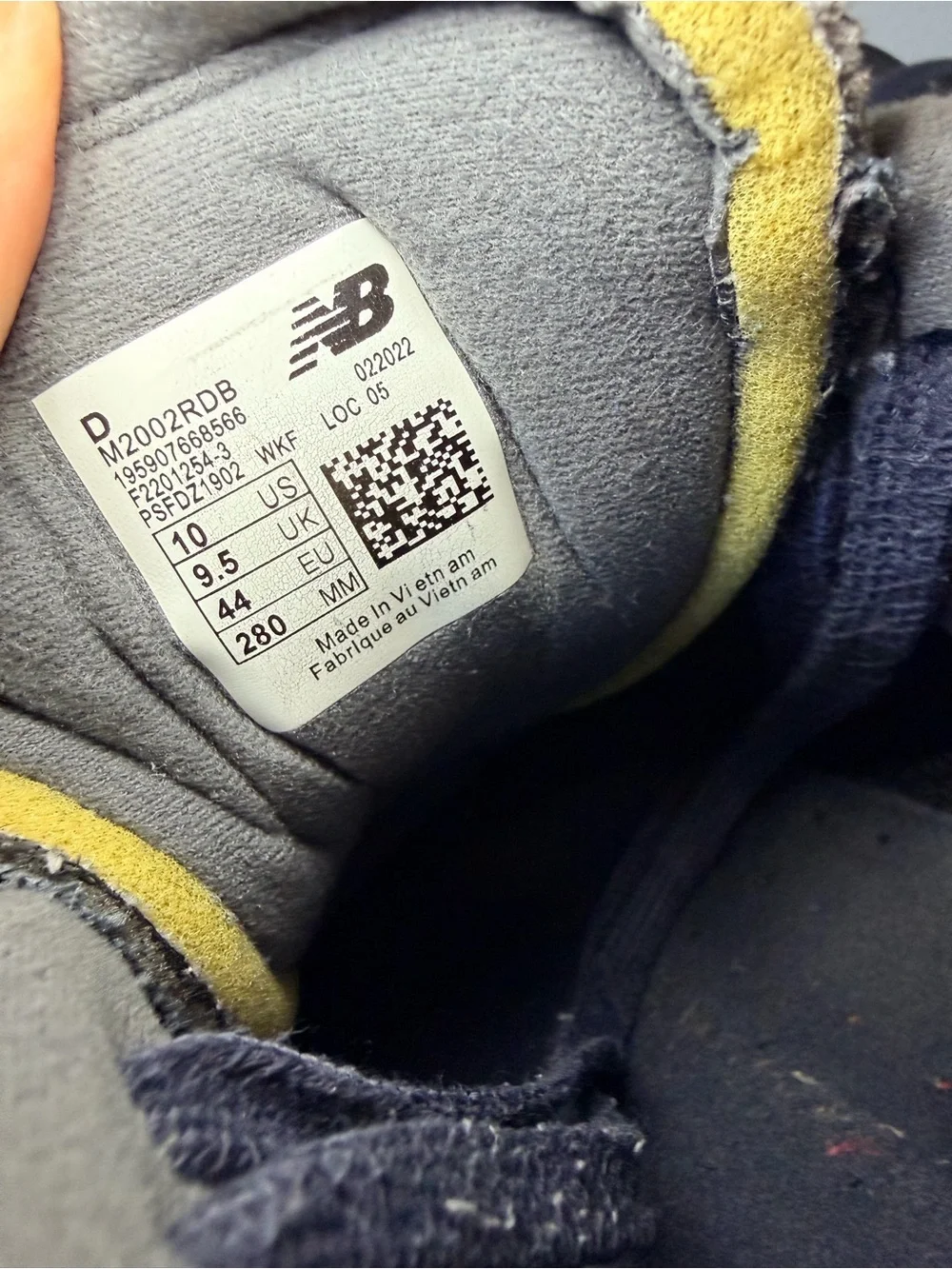 New Balance selling pair