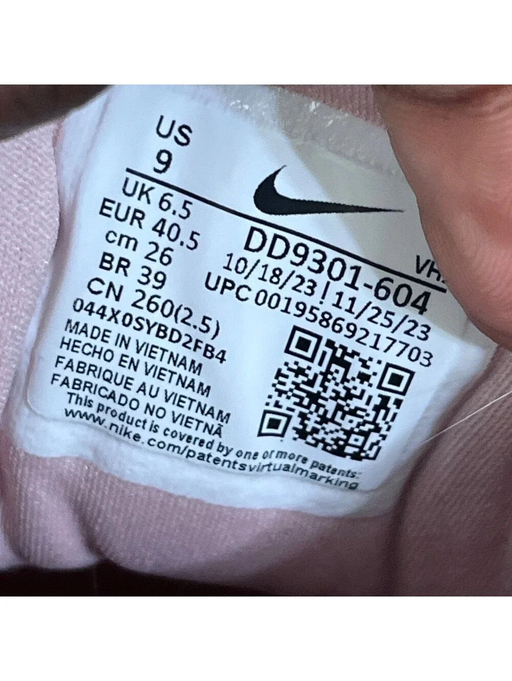 Nike strap discoloration