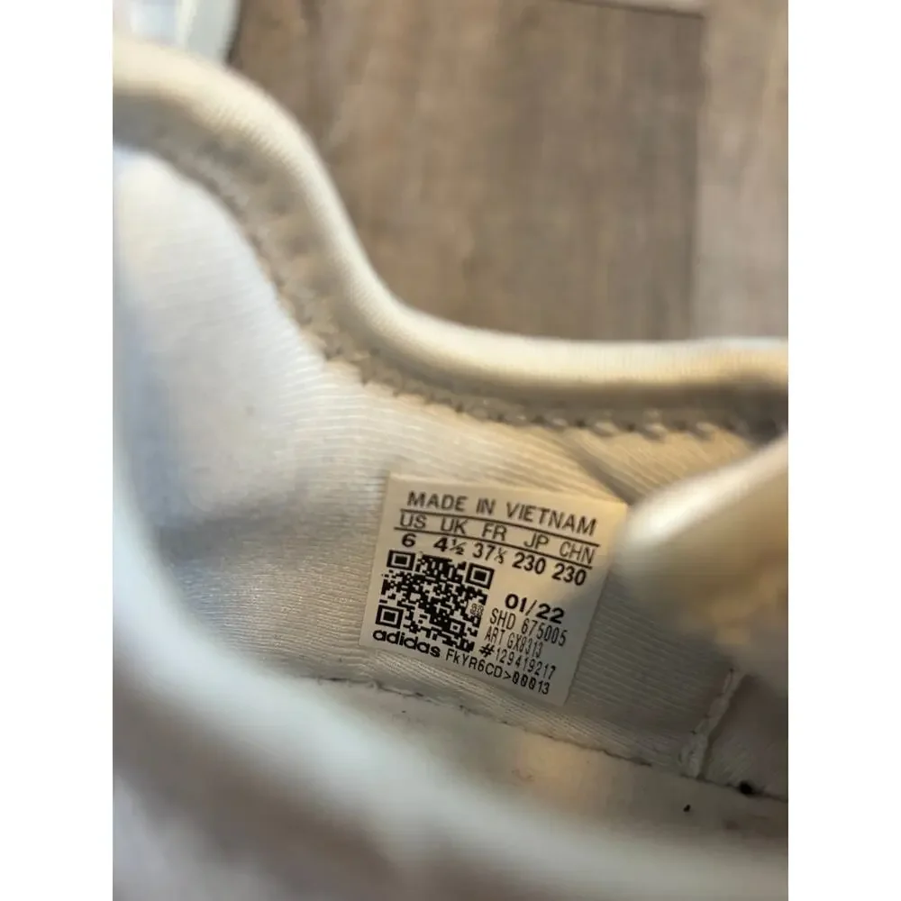 adidas no box