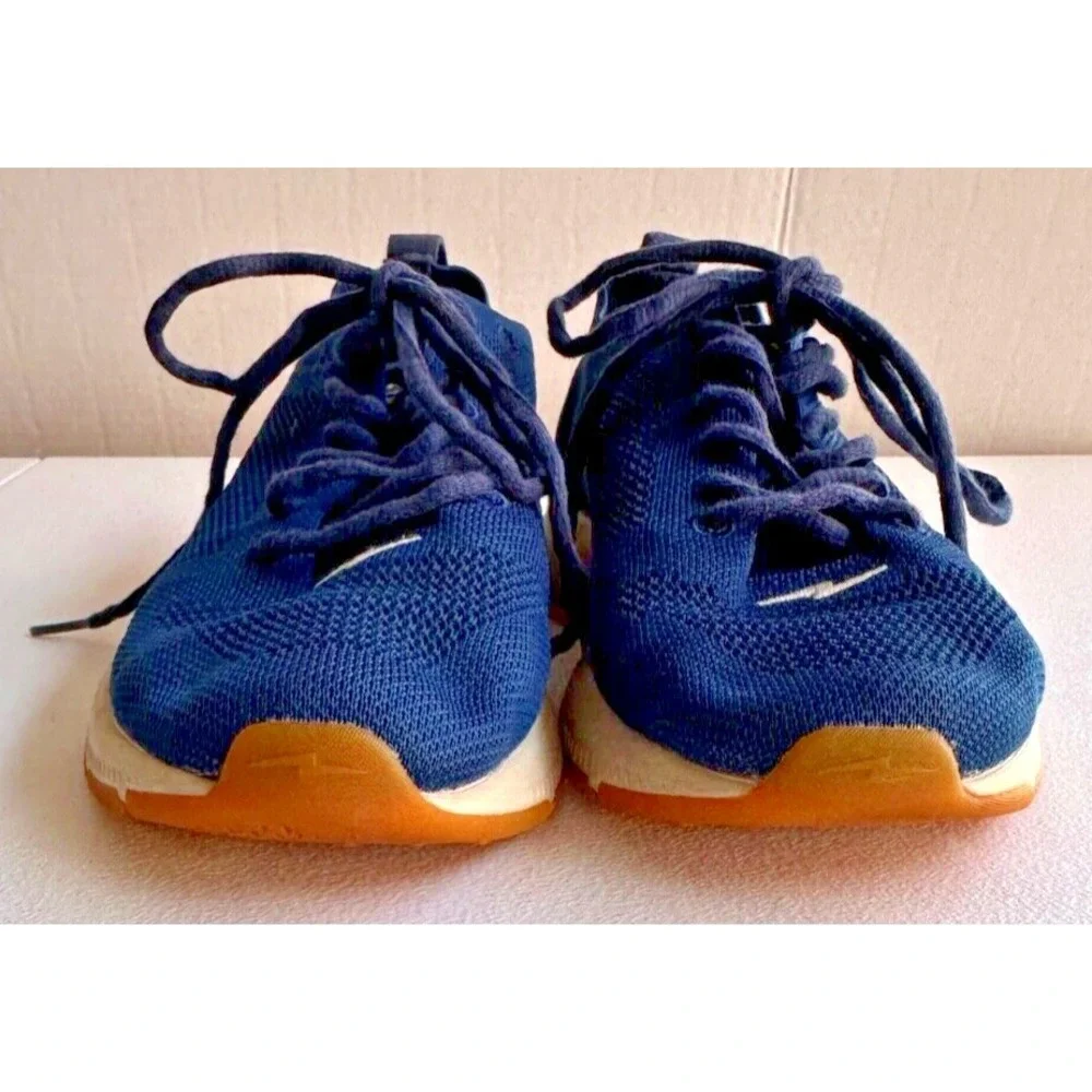HYLO running shoes