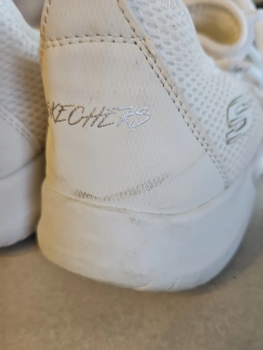 Skechers pre owned