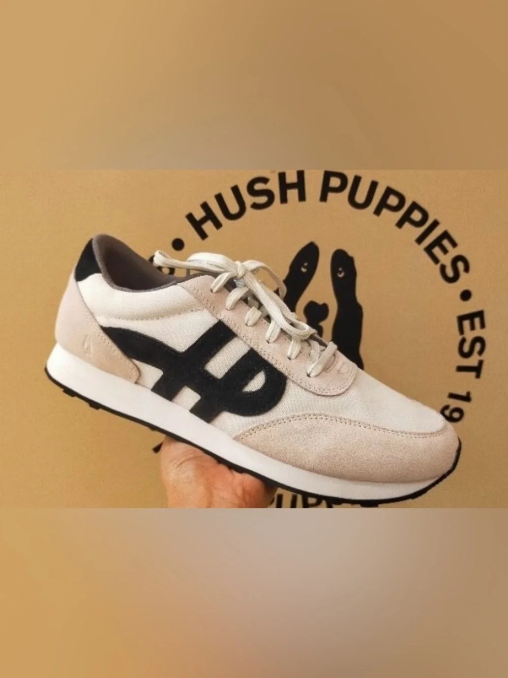 Hush Puppies Seventy8 Sneaker White & Black Size 8 Retro Style 70s 80s
