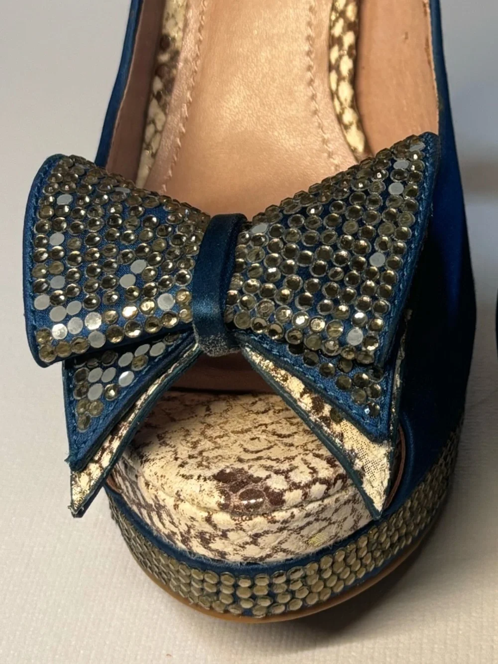 Vince Camuto turn heads