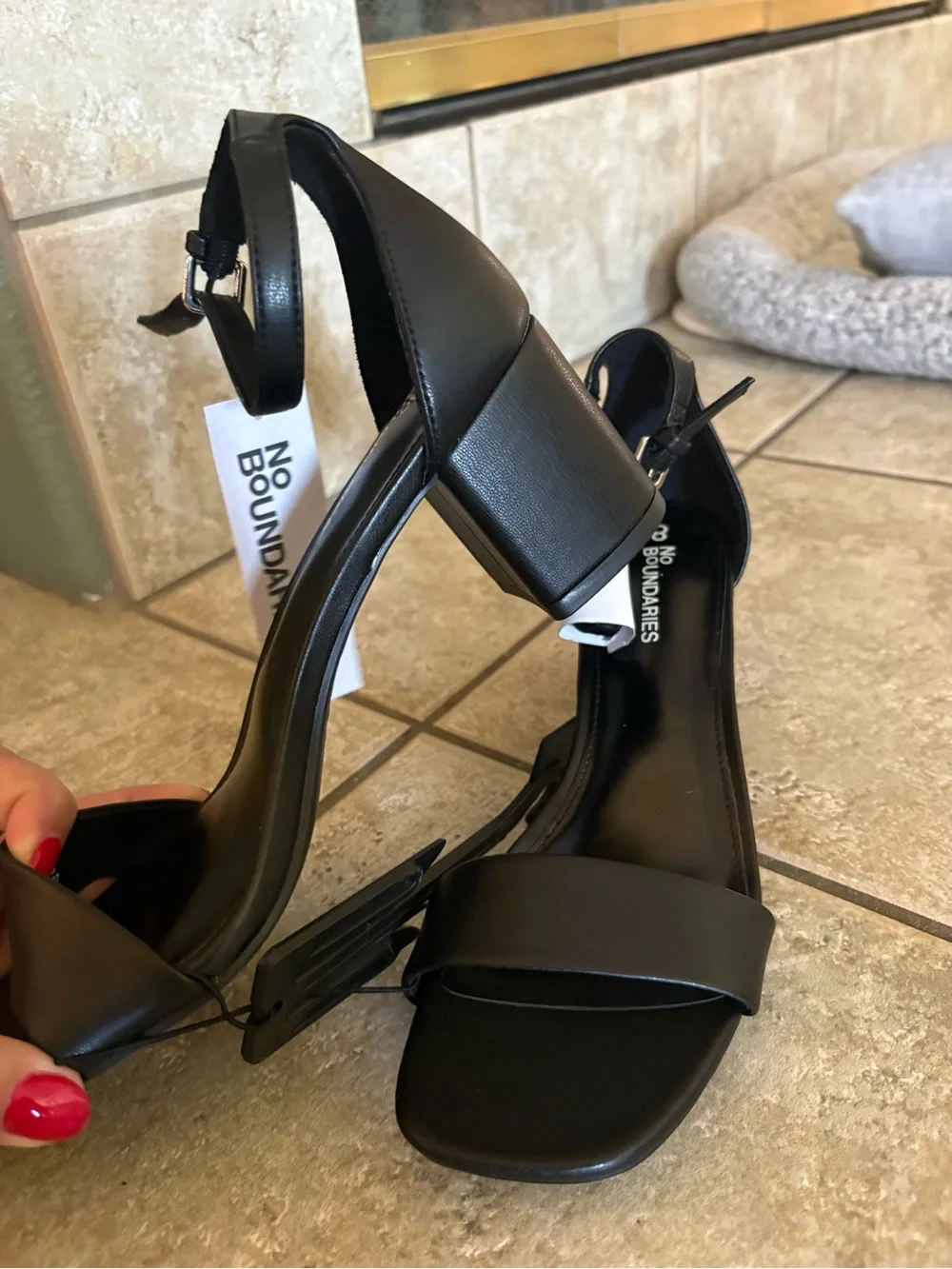 No Boundaries sleek black
