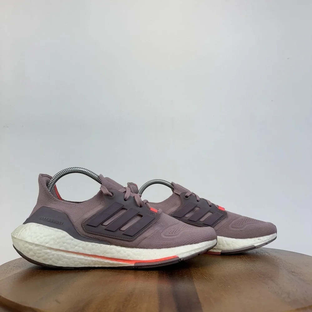 Womens Adidas Ultraboost 22 Purple‎ Athletic Running Shoes Sneakers Size 8 M GUC