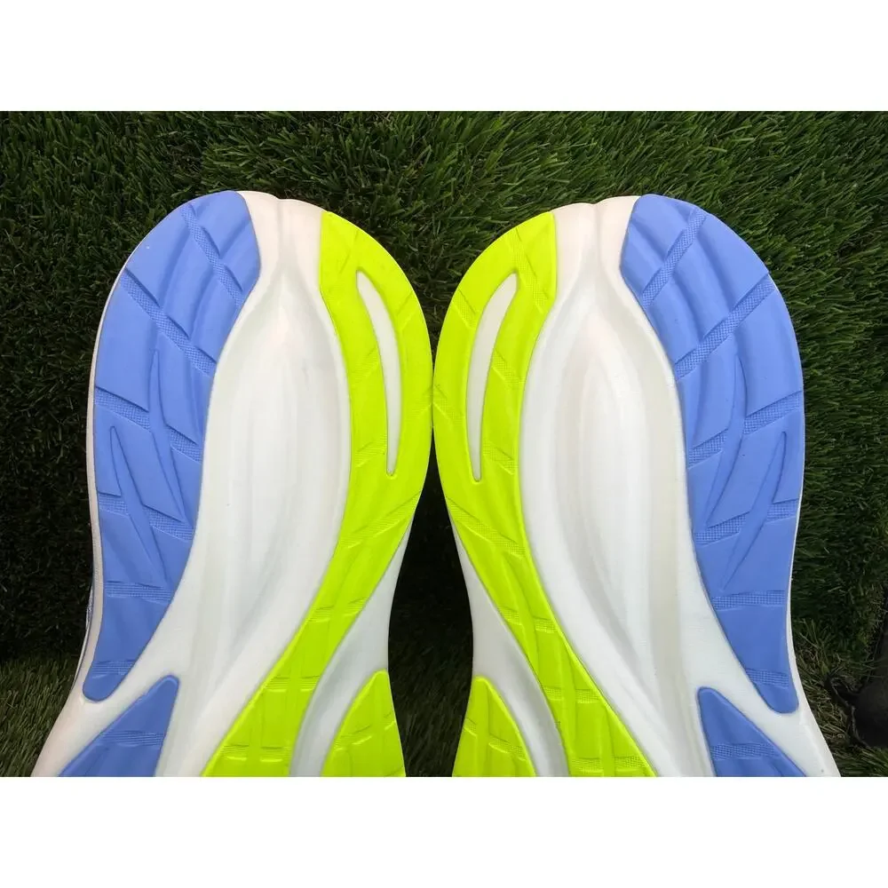 Mizuno brand these