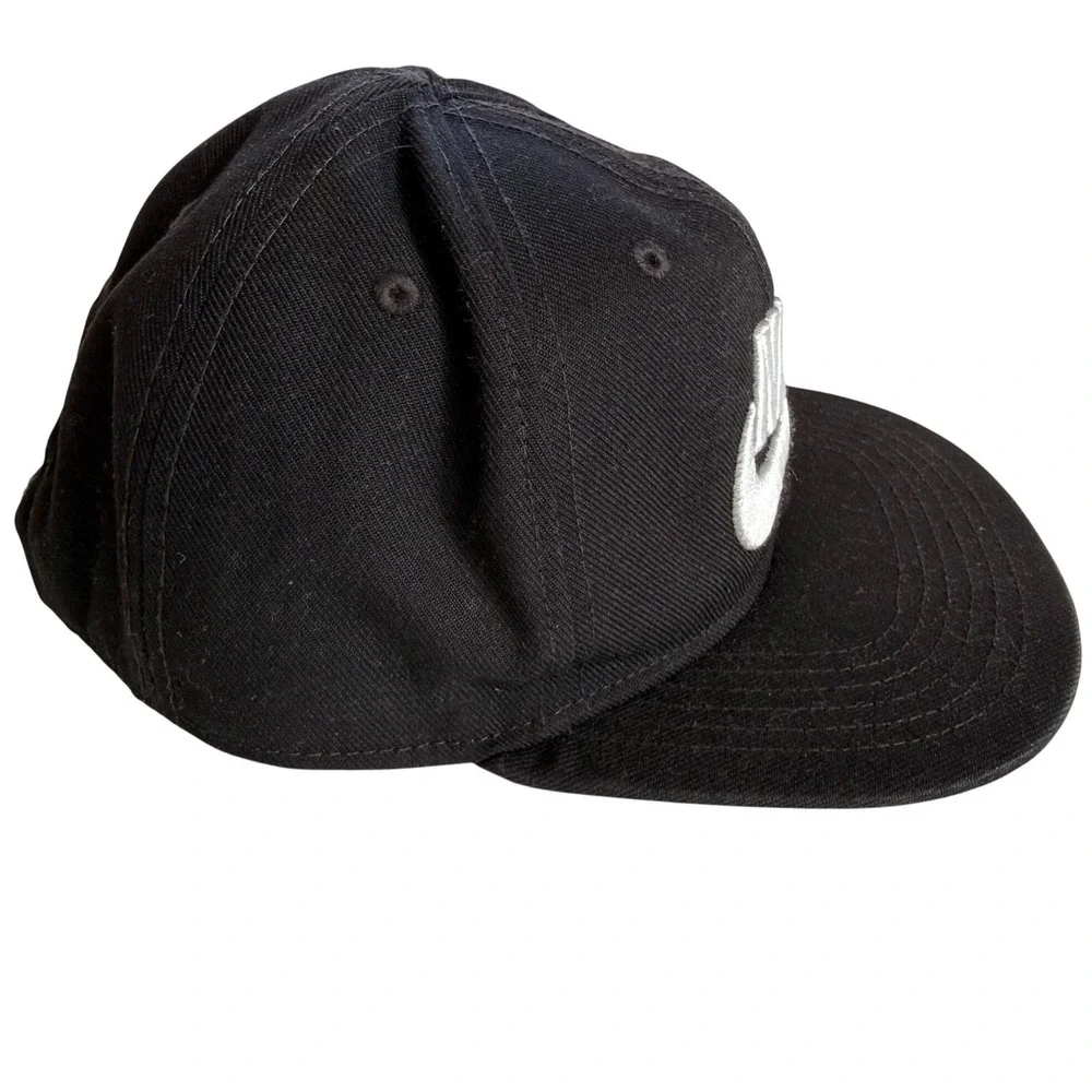 Nike Kids Snapback Hat Black White Logo Size‎ 4-7 Adjustable Cap Polyester