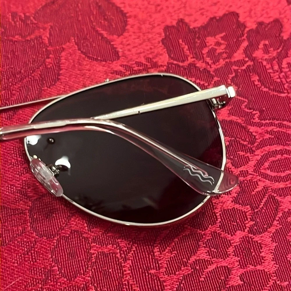 Floats classic aviator