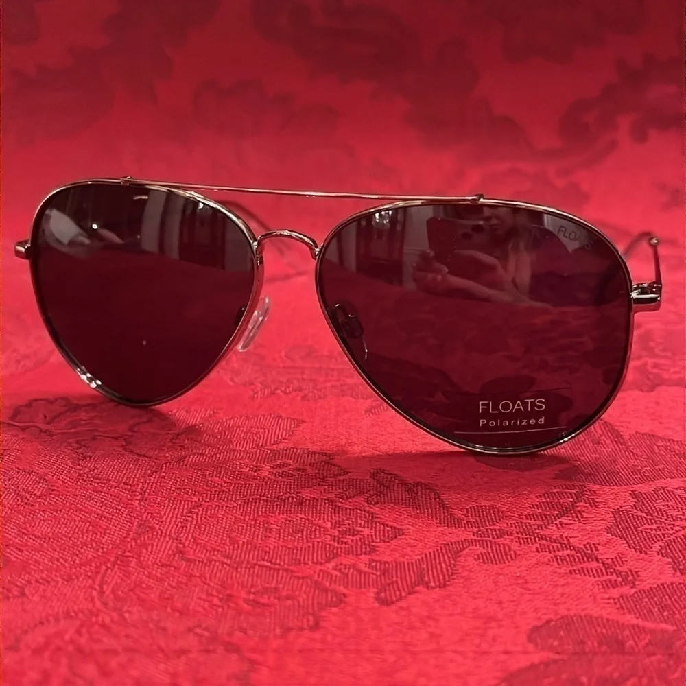 Floats classic aviator
