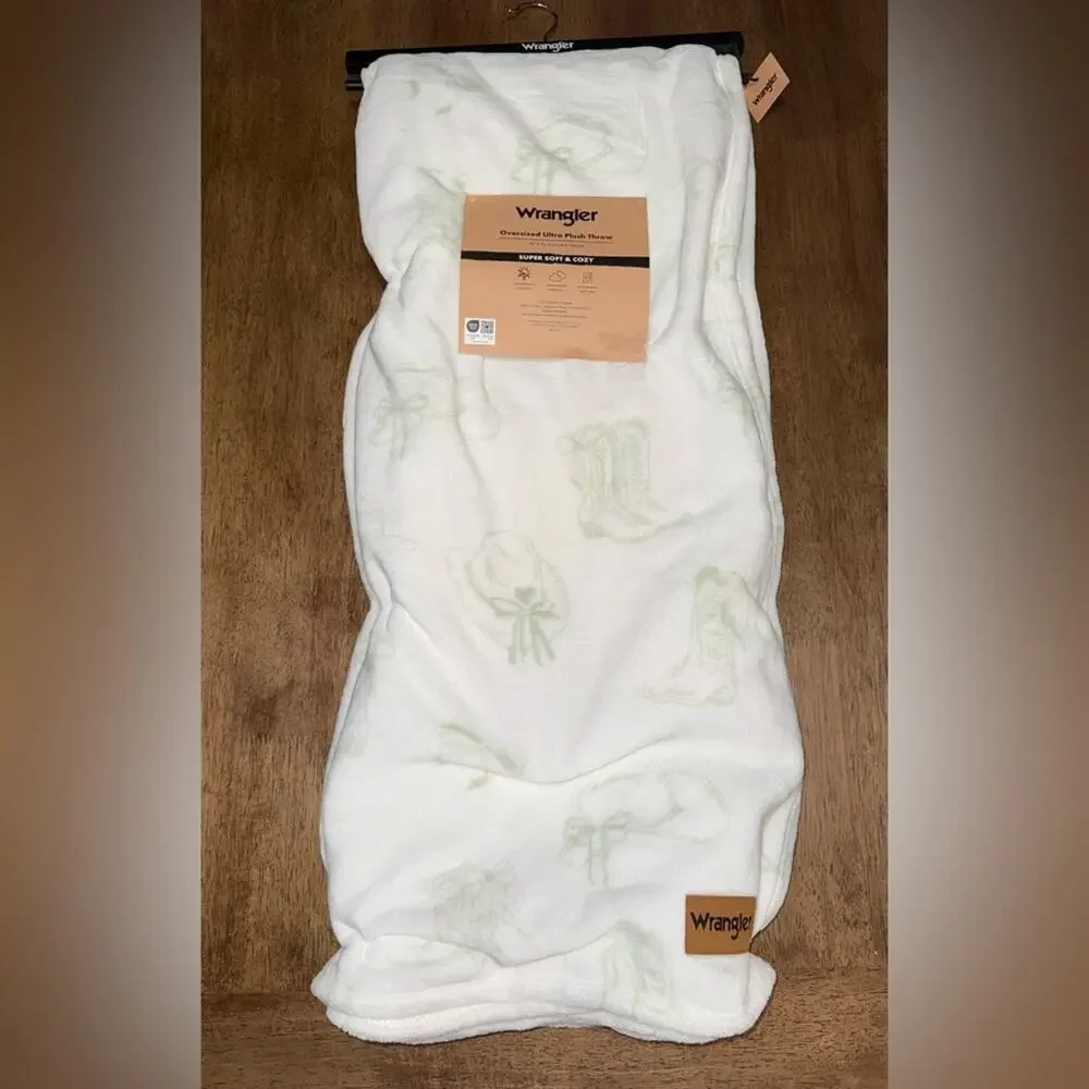 NEW WRANGLER OVERSIZED ULTRA PLUSH THROW 60x70 WHITE PALE SAGE GREEN HATS BOOTS