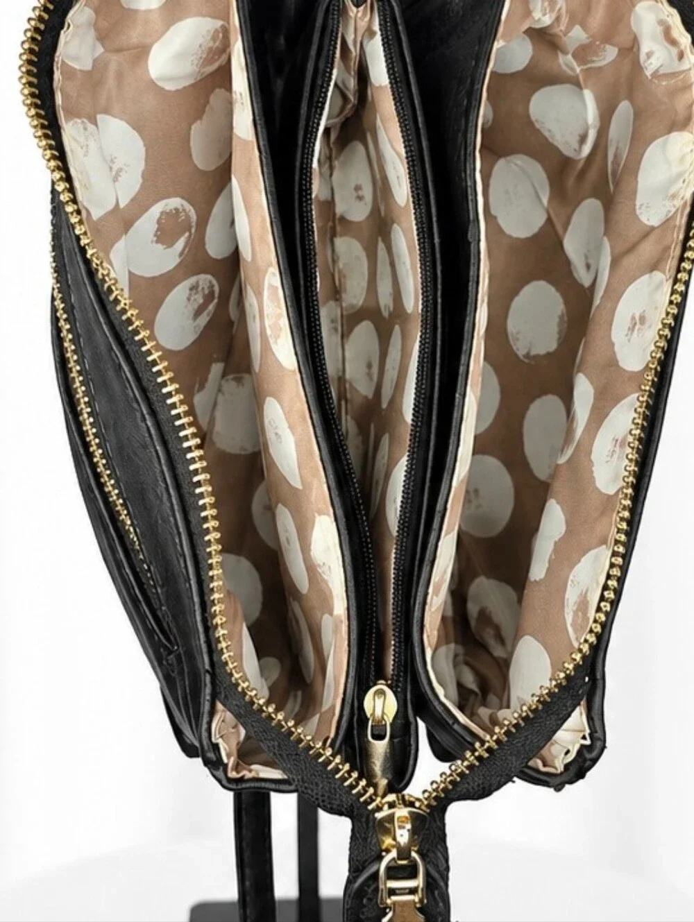 👜 Black Multi Compartment Crossbody Gold Zip Adjustable Strap Organizer Purse