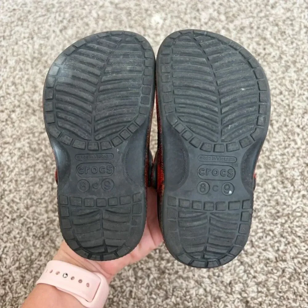 CROCS red buffalo
