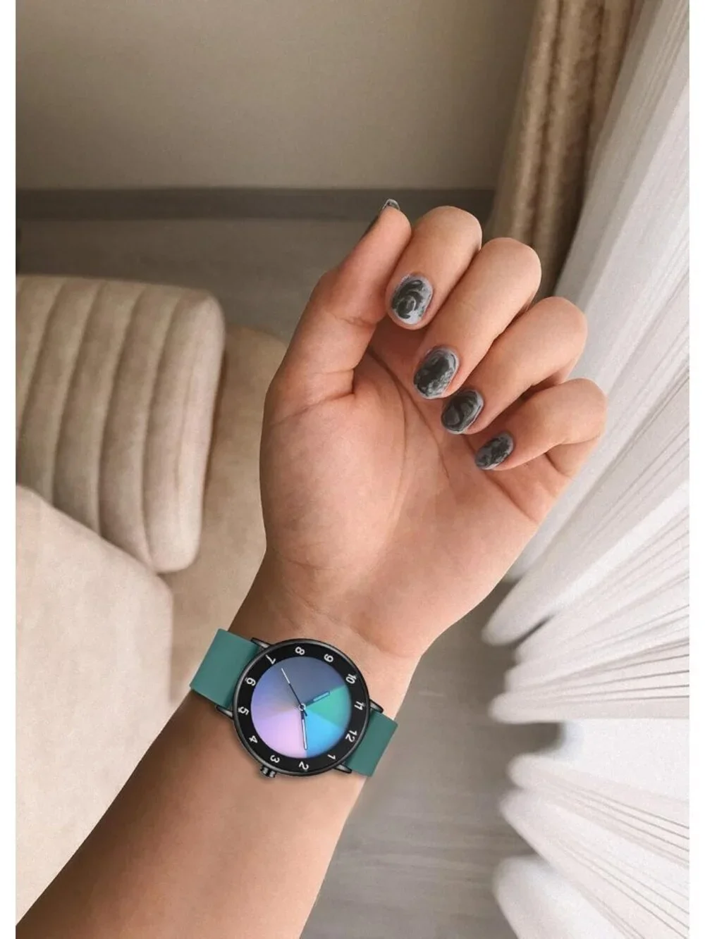 N/A features modern