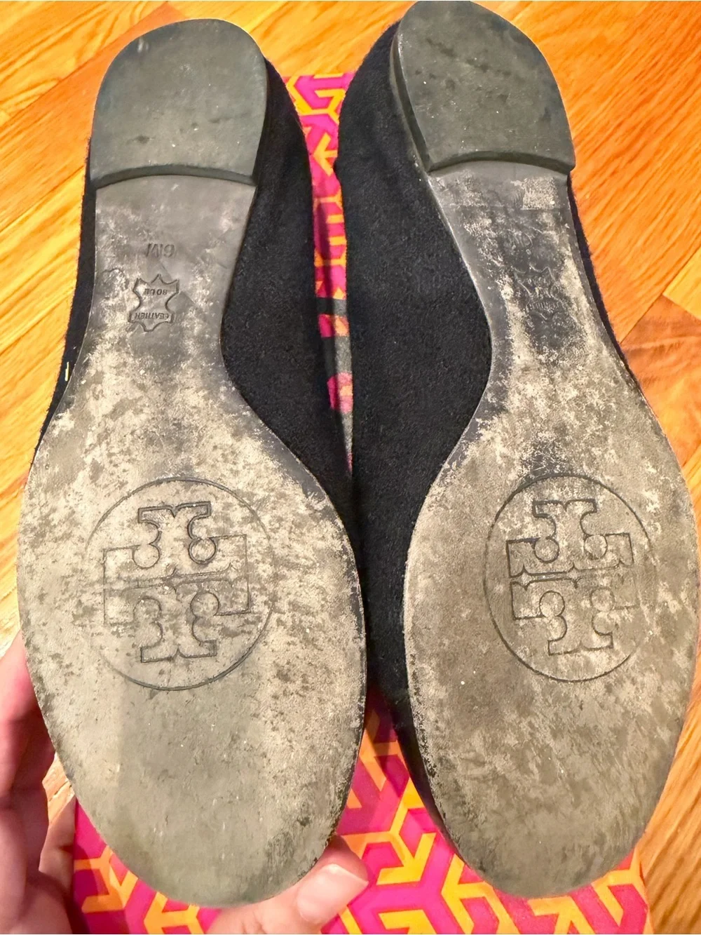 Tory Burch Serena Black/Navy Logo Round-Toe Ballet Flats