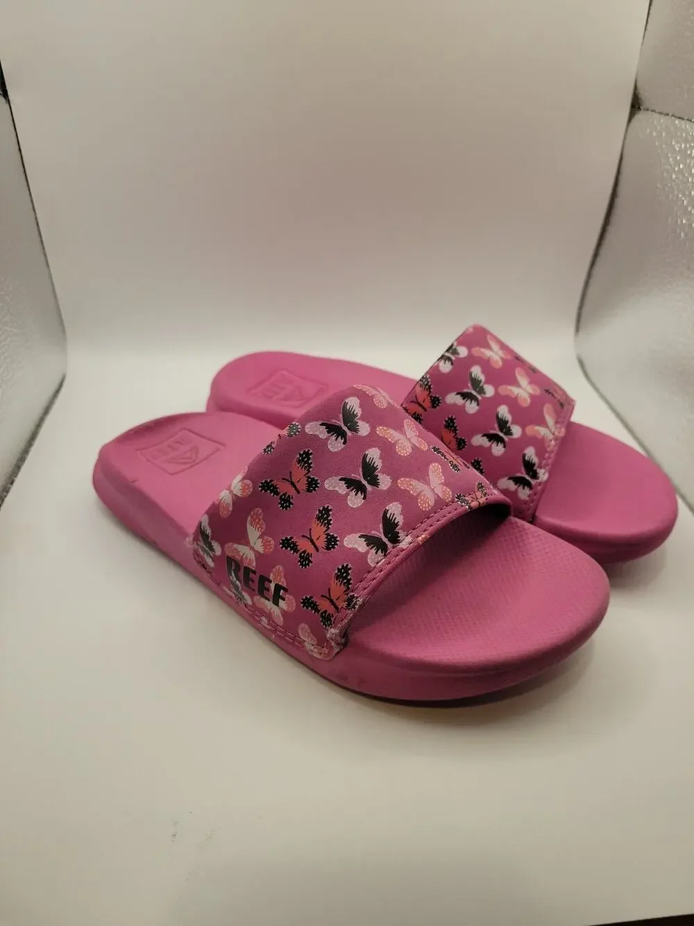 Little Girls Reef Flip Flops Size 1 Big Kid Butterfly Pink Summer