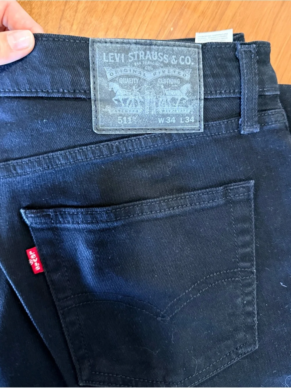 Levis slim straight