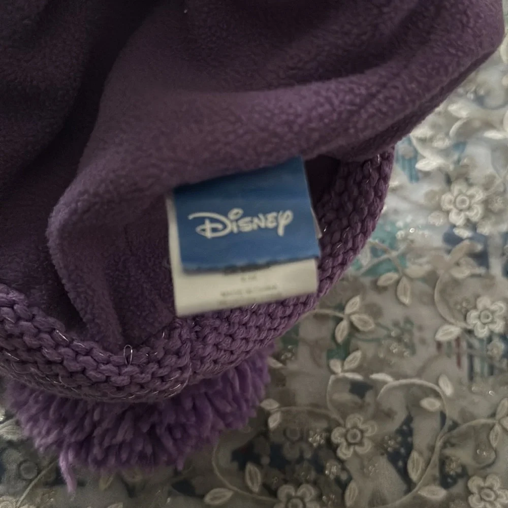 Disney “Frozen” Sisters Forever Winter Beanie Pre owned