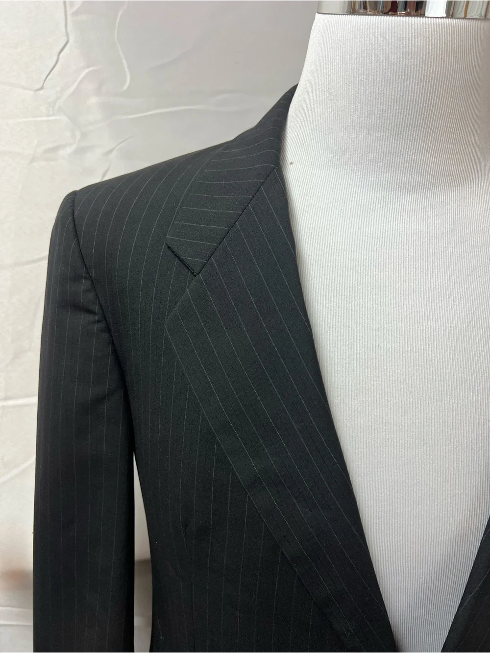 Hart Schaffner Marx Men's 40R Blazer 34x30 Pants Black Pinstripe Trumpeter Suit