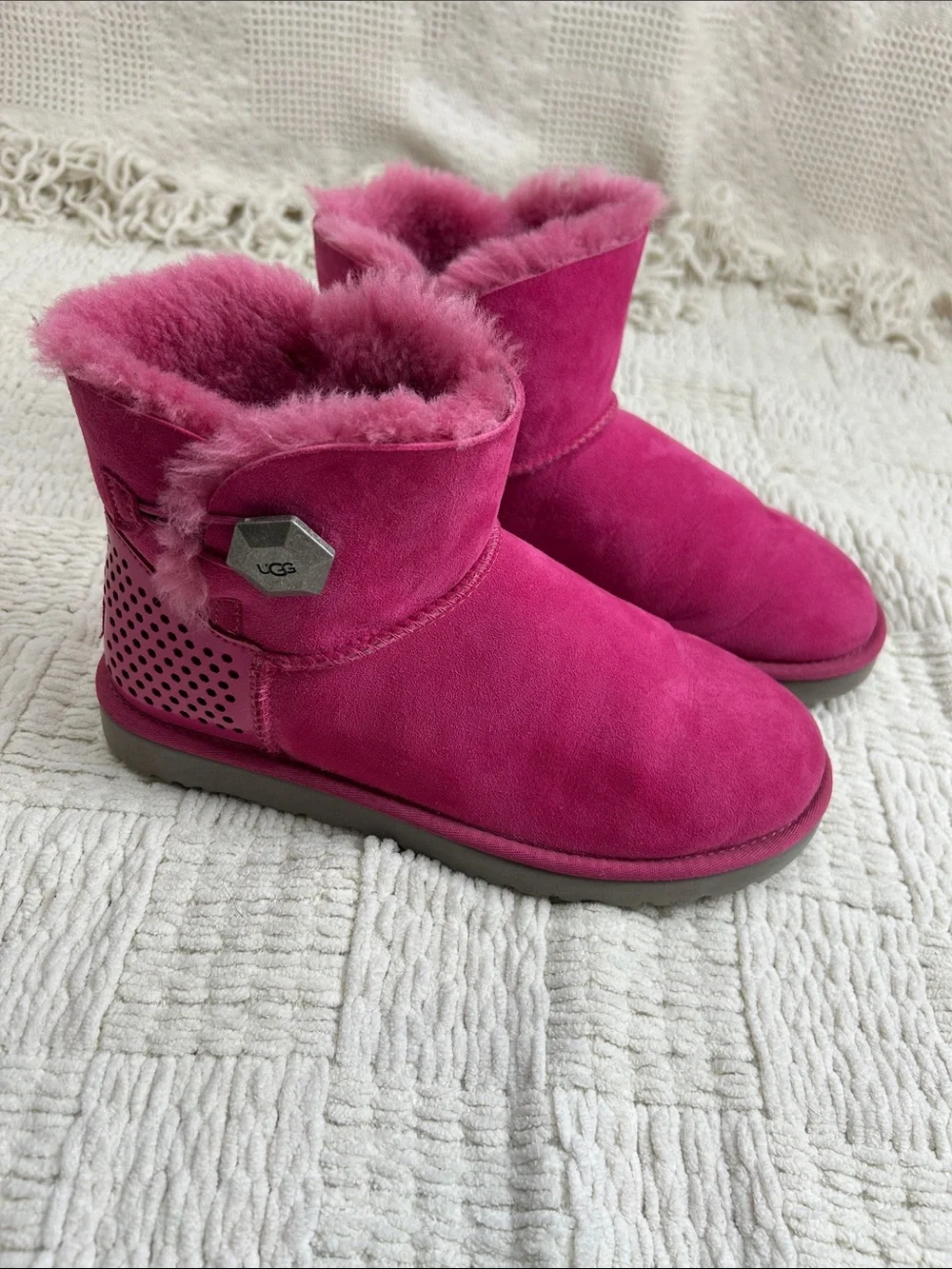 UGG *** carefully