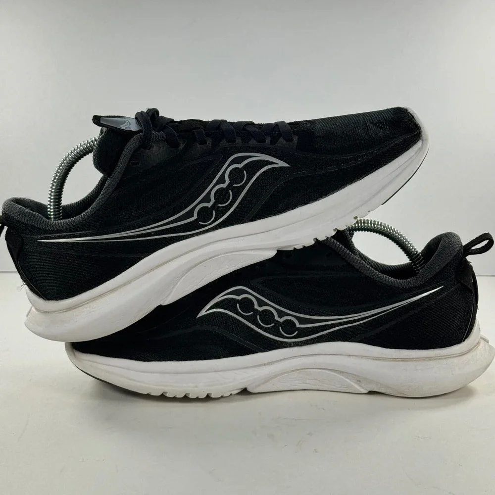 Saucony Kinvara 13 Womens Running Shoes‎ Black White S10723-05 Size 10