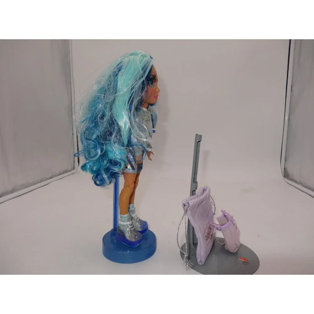 Rainbow High Winter Break Skyler‎ Bradshaw Blue Fashion Doll  New Purple Purse