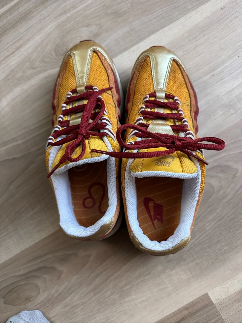 Nike women’s sneakers