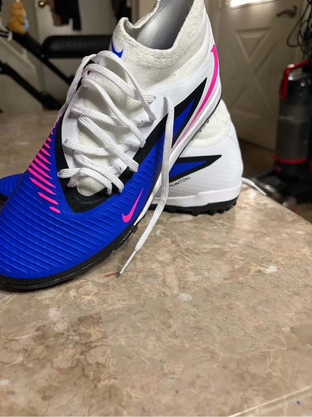 Nike men Blue / White / Pink Soccer indoor