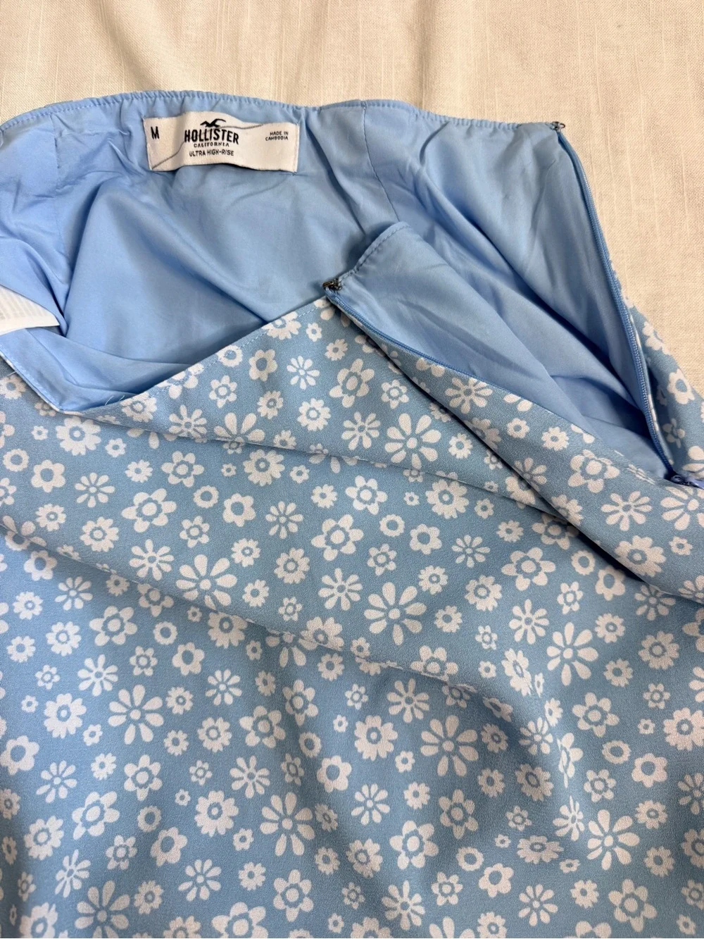 Hollister title floral