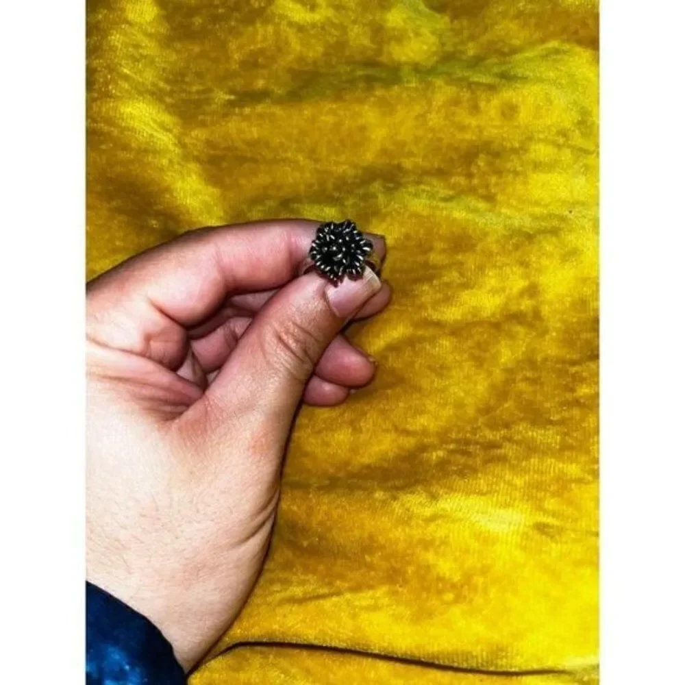 Fossil size oxidized steel