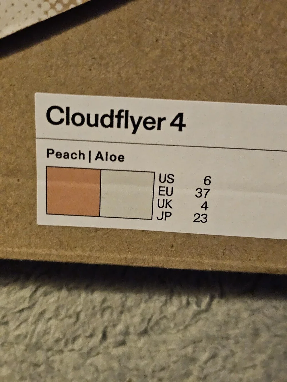 On Cloud Women’s Size 6 Cloudflyer 4 Peach/Aloe
