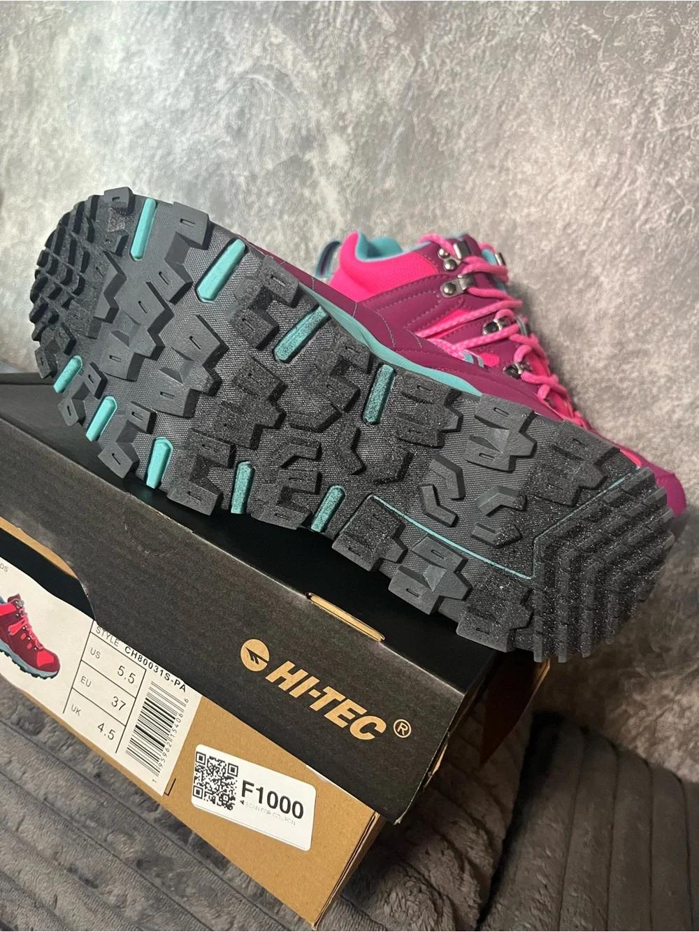 Hi-Tec sturdy lace