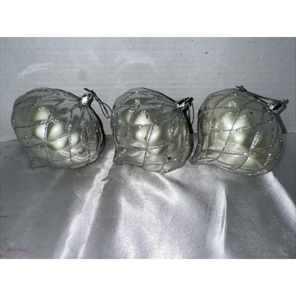 Pier One Imports Ornament Set Of 3 Silver Flawed‎