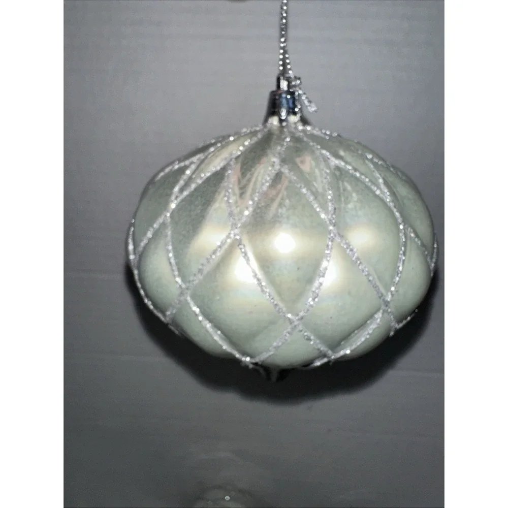 Pier One Imports Ornament Set Of 3 Silver Flawed‎