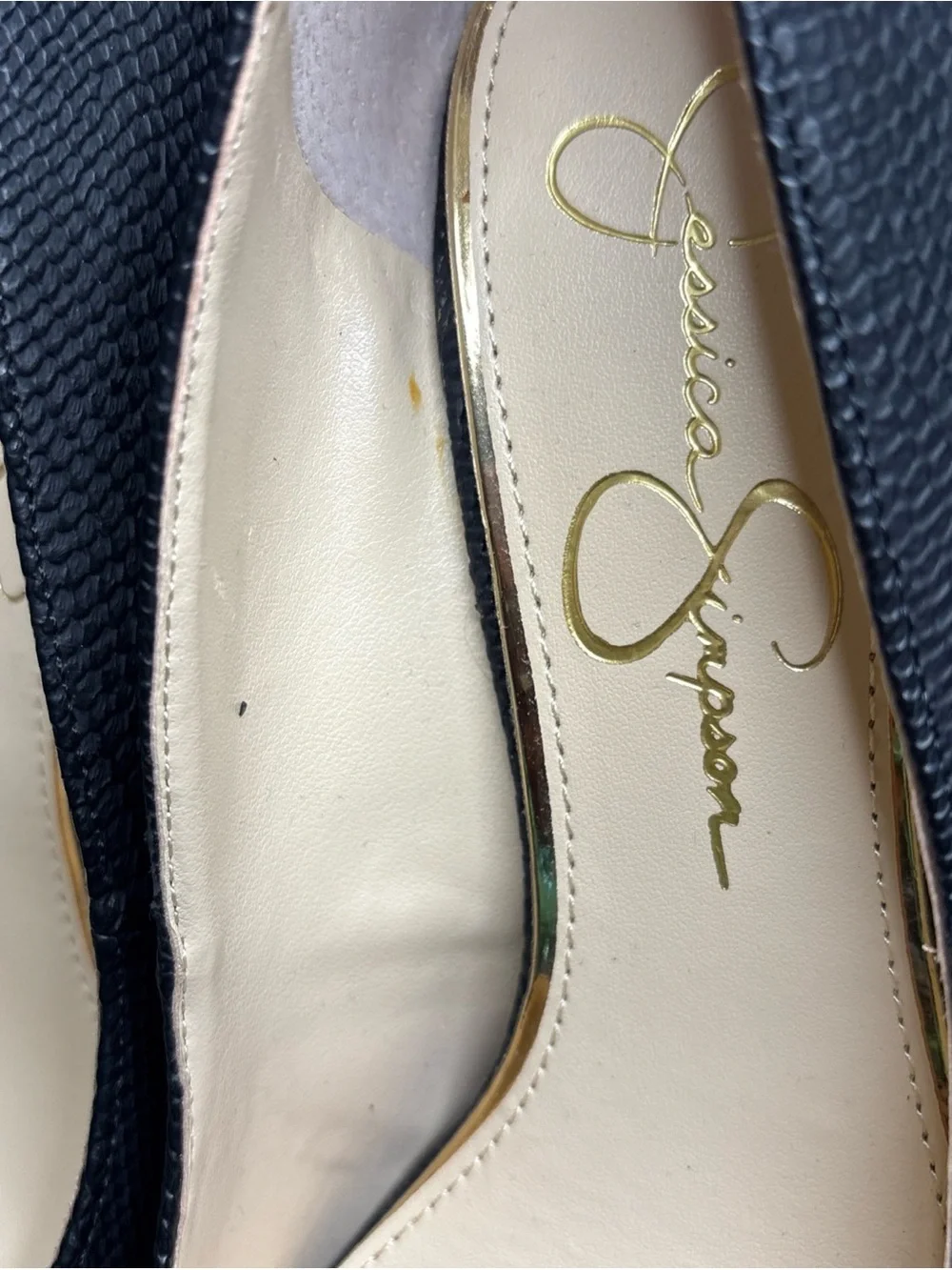 Jessica Simpson sleek pointed