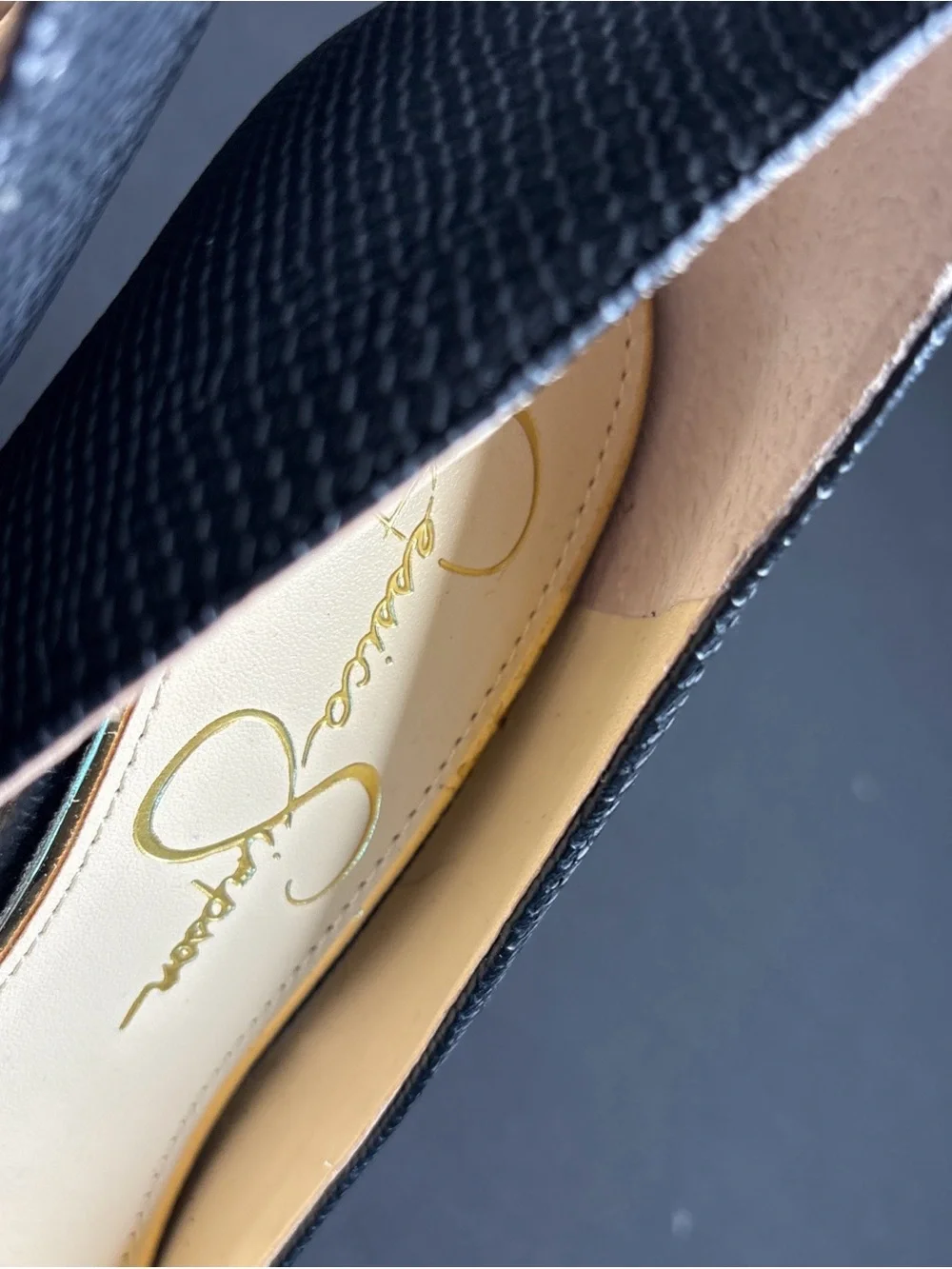 Jessica Simpson sleek pointed