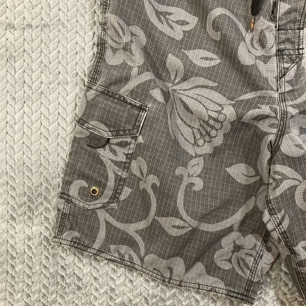 Quiksilver Edition Board Shorts Men's 32 Floral Beach Surf Hawaii Casual Summer