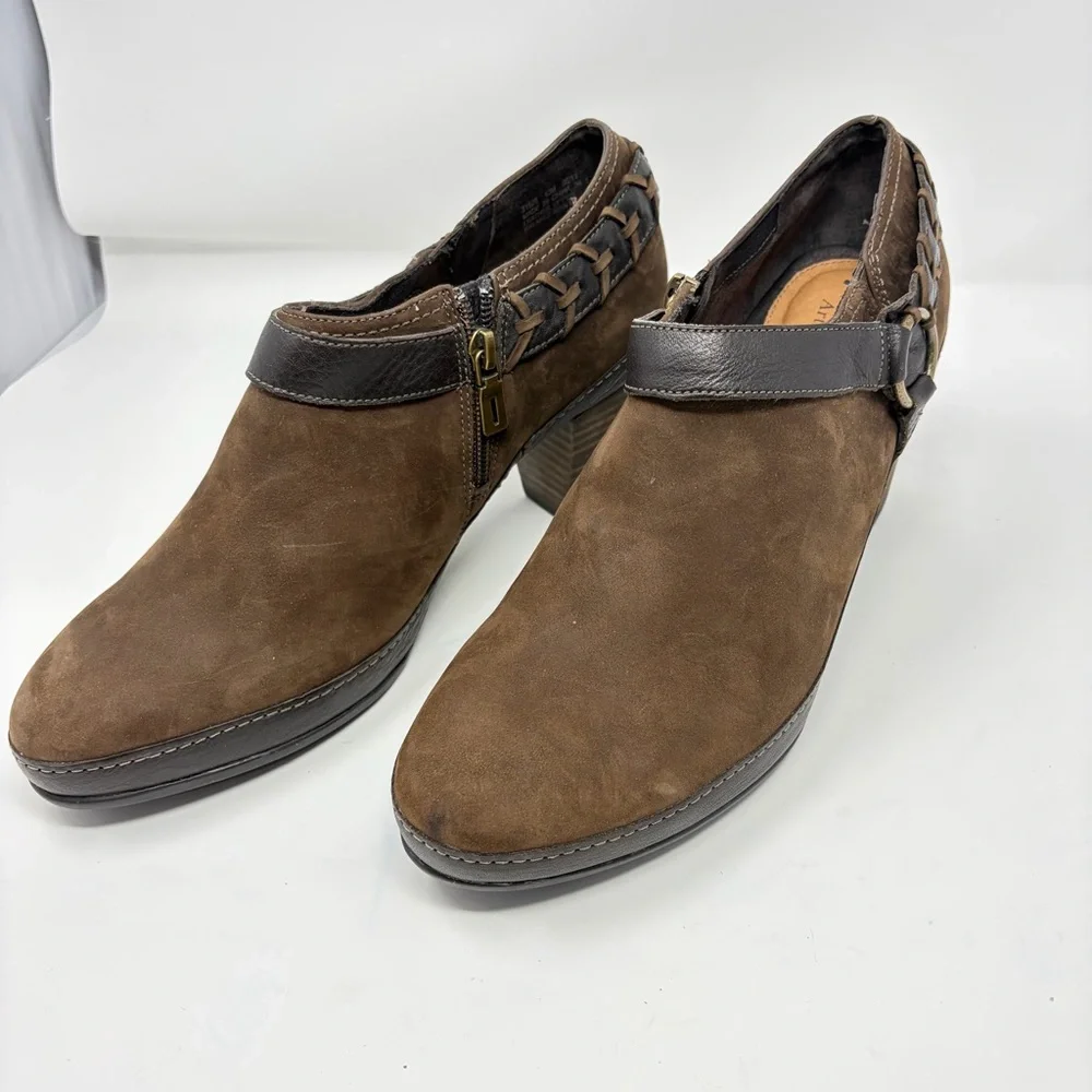 Clarks beautiful pair