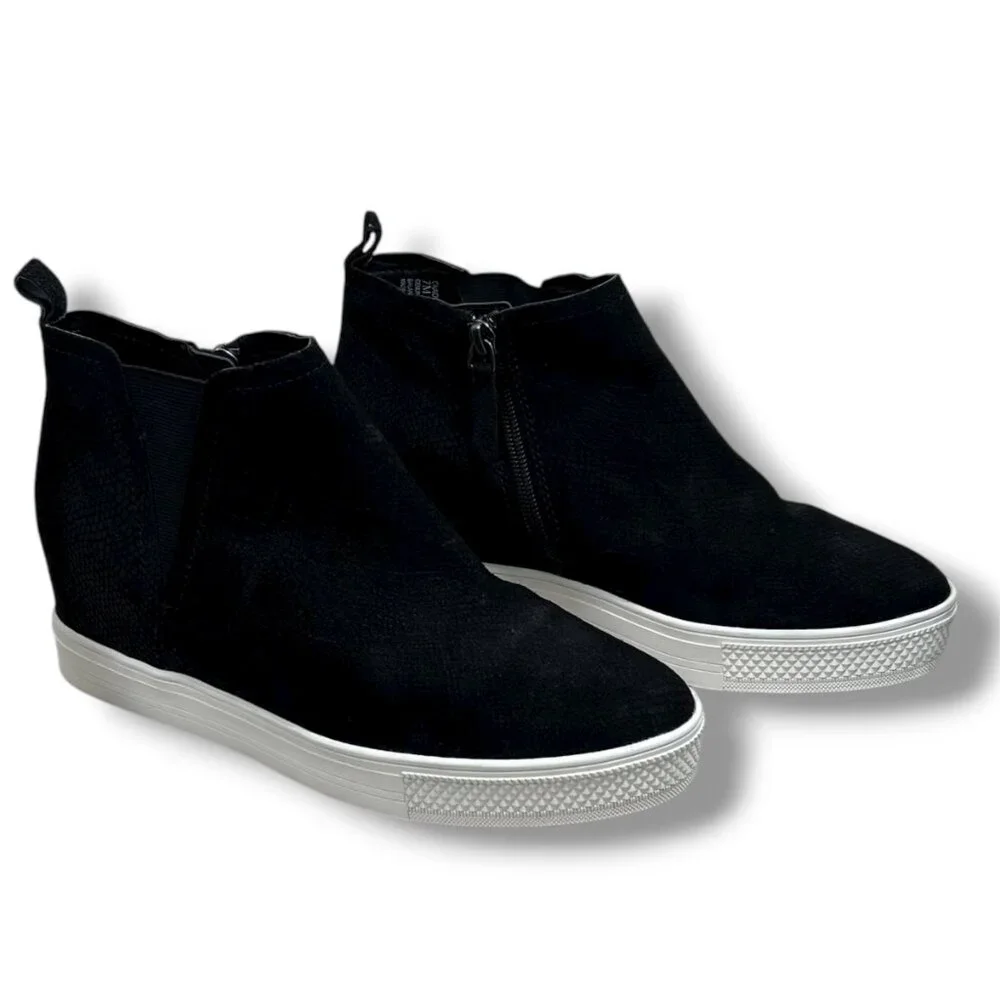 Caslon Women's 8M Cnaidy Lea Black Snake Suede‎ Leather Wedge Sneaker Booties