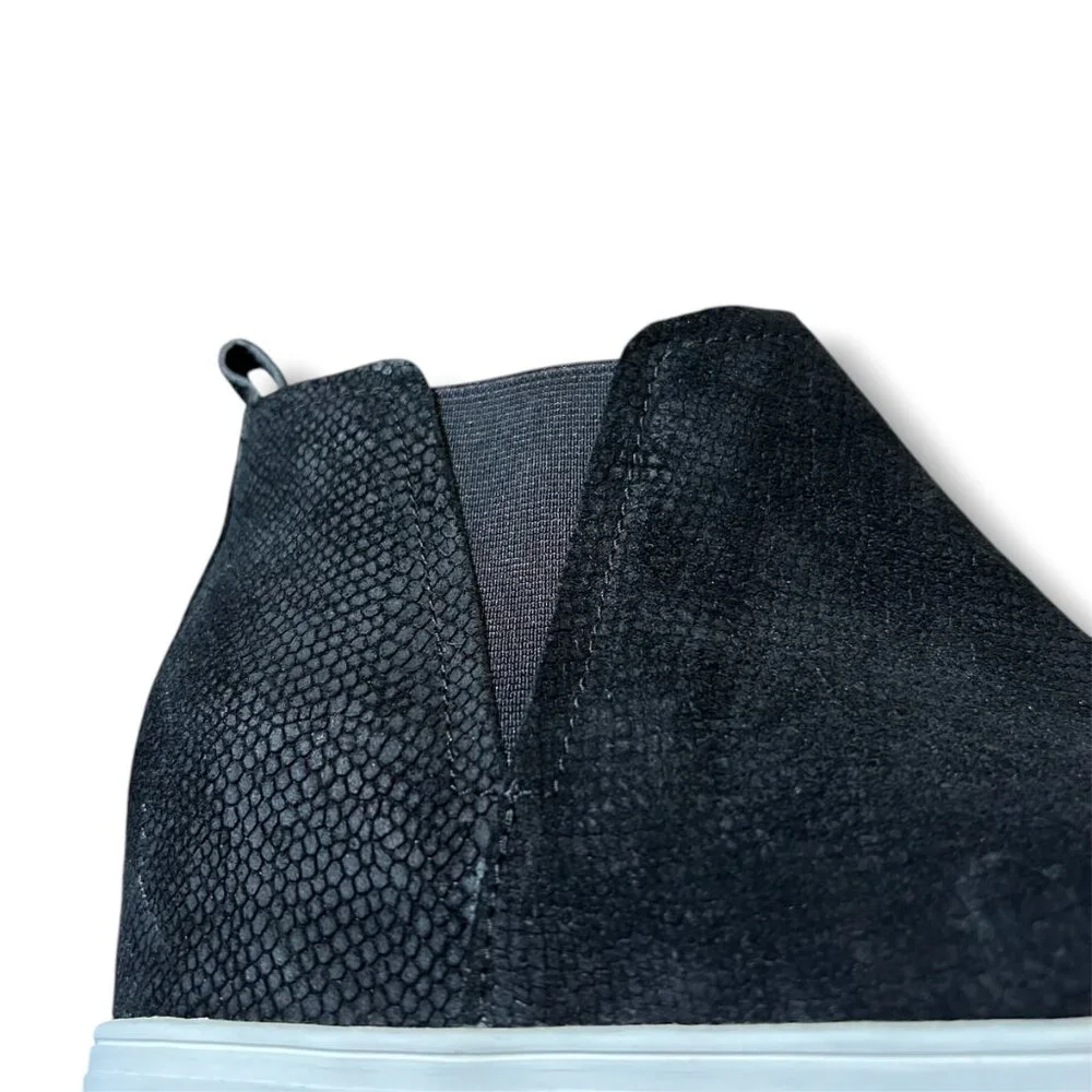 Caslon step out