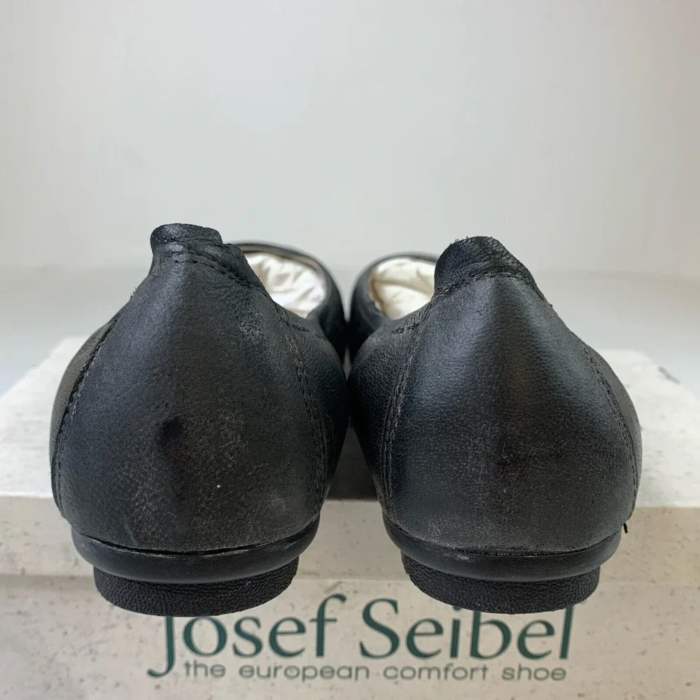 Josef Seibel defect small